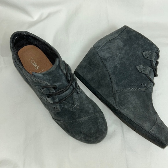 Toms Shoes - TOMS Womens Lace Up Desert Wedge Bootie Heels Gray Suede Leather Sz 7.5